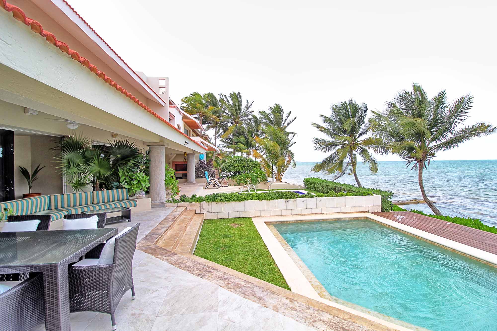 Casa en venta frente al mar Caribe