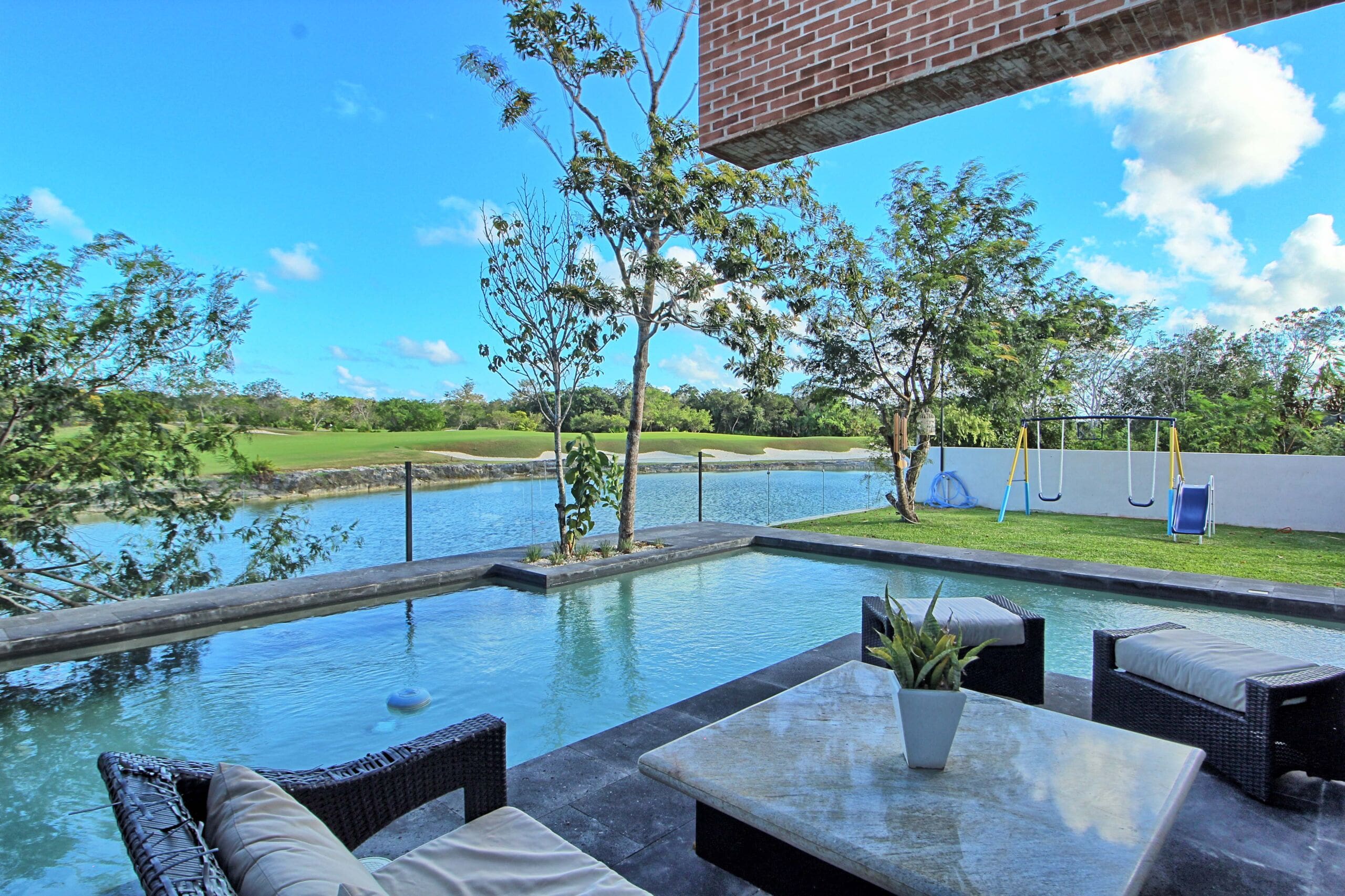 Casa en venta ubicada en Cancún Country Club